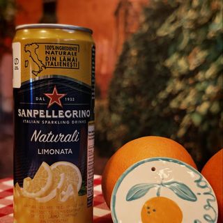 SanPellegrino naturali limonata
