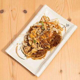 Fideos Fritos Con Gambas Y Verduras