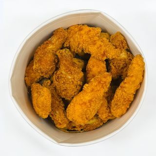 Kubełek 10 Hot Wings 10 Strips