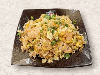 Riso saltato con gamberi