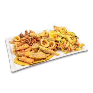 Frittura di pesce con verdure pastellate