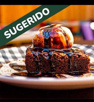 Brownie con Helado de Vainilla