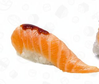 110. Nigiri salmone flambè