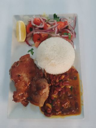 Chuleta De Cerdo A La Plancha Con Menestra De Alubia Roja