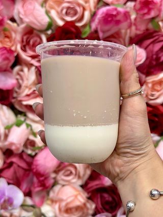 Black tea con panna cotta alla vaniglia