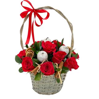 Trandafiri roșii și Scorțișoara 