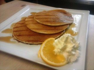 Pancakes z syropem klonowym