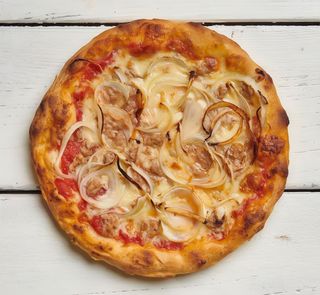 Pizza al tegamino tonno e cipolla