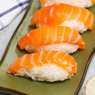 1-Nigiri De Salmón (2 Pzs.)