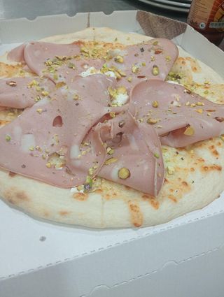 Pizza De Mortadela (33 Cm.)
