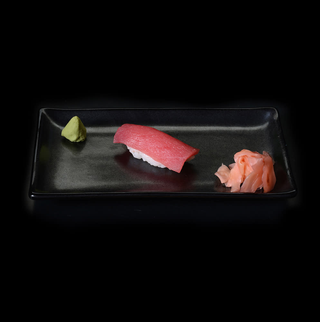 Maguro nigiri