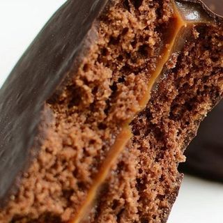 Alfajor de chocolate y dulce de leche casero