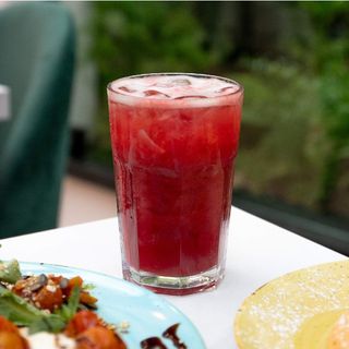 Chá Frio de Hibisco e Frutos Vermelhos