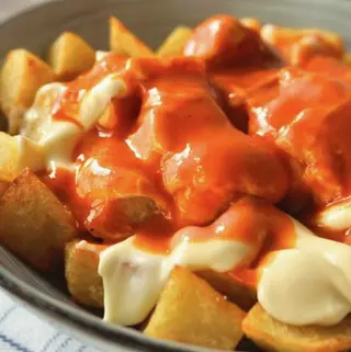 Patatas bravas (ración)