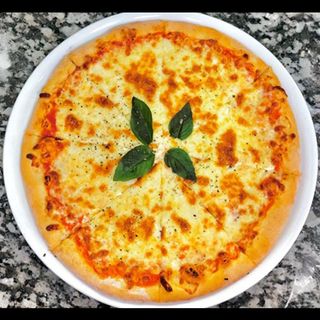 PIZZA MARGHERITA 