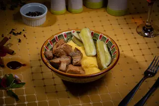 Garnita de porc cu mamaliguta  