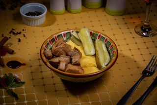 Garnita de porc cu mamaliguta  