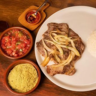 Menu De Bistec Encebollado CONTUNDENTE