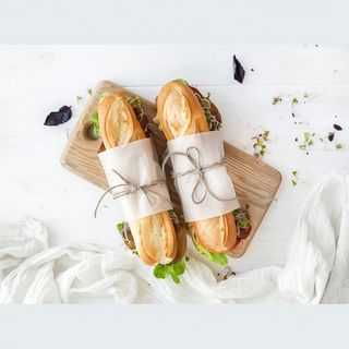 Bocadillo De Bacon Con Queso