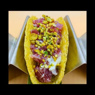 Tuna Taco (Tonno, Burrata, Piatacchio)