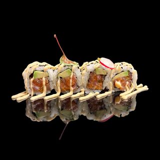 M143 Uramaki spicy tonno