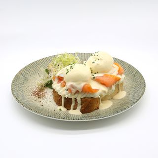 Benedict cu somon afumat