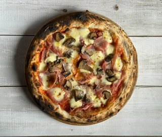 Pizza Prosciutto e Funghi 