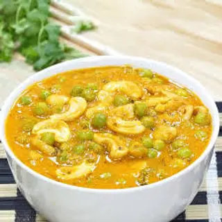 Kaju Muttar Curry