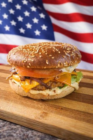 Miss American Burger Meniu + Coca Cola 0.3