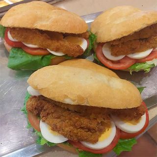 Bocata vegetal con pollo