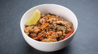 Локшина Фунчоза зі свининою та соєвим світ чилі (0,250 г)