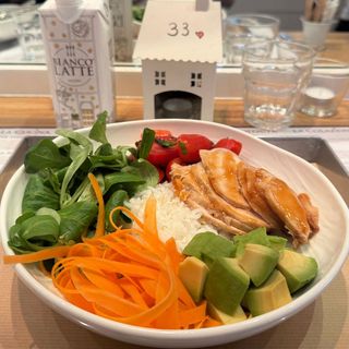 POKE' POLLO E AVOCADO