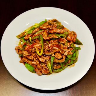 T6 - Ternera con pimientos verdes