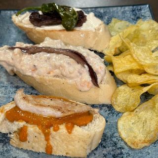 Pincho de Ensaladilla Rusa con anchoa