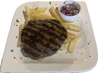 Pljeskavica sa pomfritom