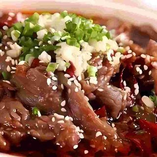 Ternera cocido con picante 水煮牛肉