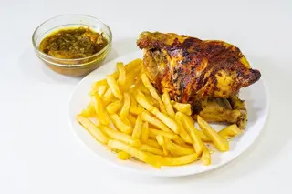1 Poulet entier + Frites + 1 boisson
