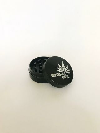 Młynek metalowy, 2-częściowy Cristal CBD