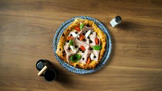 Pizza Bolonja Pistachio