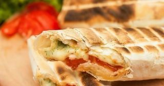 Сулугуні в лаваші