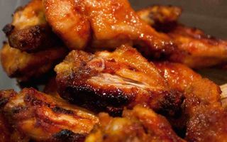 Pollo a pezzi con ali