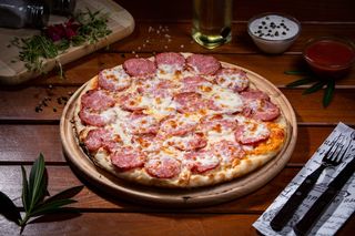 Pizza Salami Ø 32cm