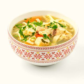 Supa de pui cu taitei de casa