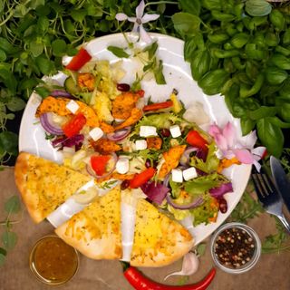 Sałatka z kurczakiem i fetą