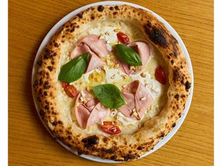 З мортаделлою та страчателлою