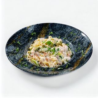 Tagliatelle cu somon fume și dovlecel