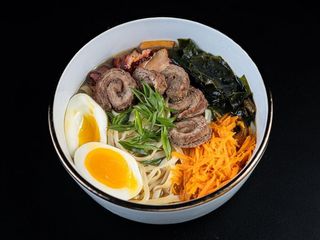 Рамен з яловичиною (470g)