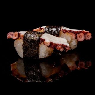 Nigiri con polipo