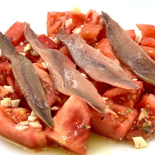 Tomate Huevo Toro con Anchoas de Cantábrico