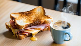 Sandwich Toast + Cafea